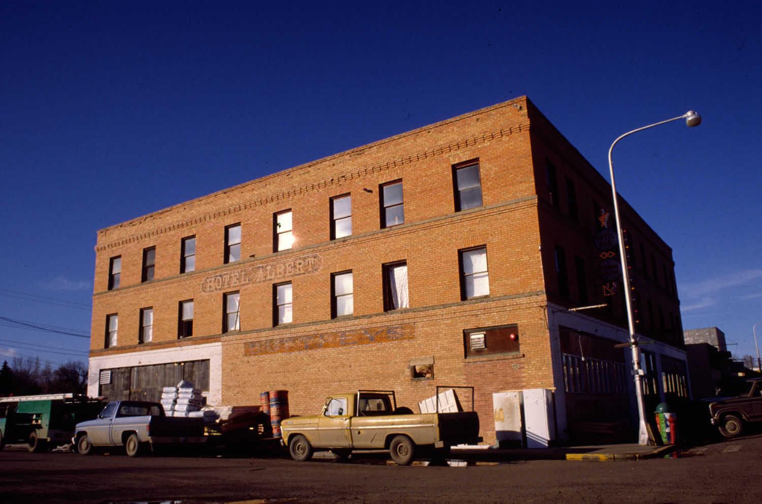 Fairview, 1984